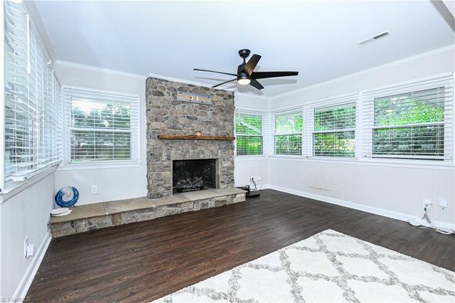 3917 W Friendly Avenue, Greensboro, NC 27410