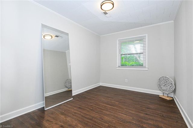 3917 W Friendly Avenue, Greensboro, NC 27410