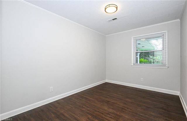 3917 W Friendly Avenue, Greensboro, NC 27410