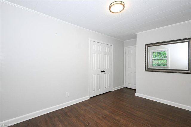 3917 W Friendly Avenue, Greensboro, NC 27410