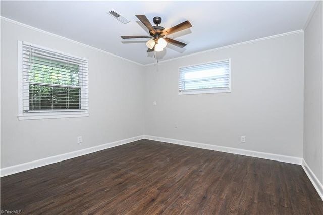 3917 W Friendly Avenue, Greensboro, NC 27410