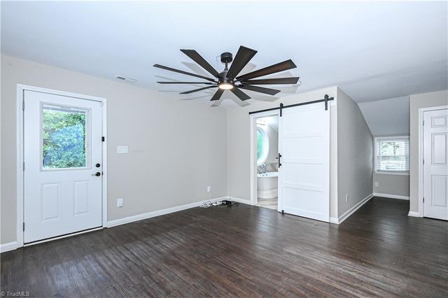 3917 W Friendly Avenue, Greensboro, NC 27410