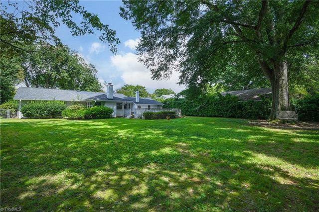 3917 W Friendly Avenue, Greensboro, NC 27410