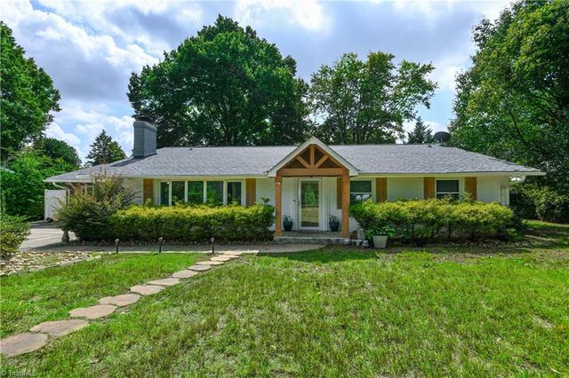 3917 W Friendly Avenue, Greensboro, NC 27410