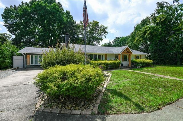 3917 W Friendly Avenue, Greensboro, NC 27410