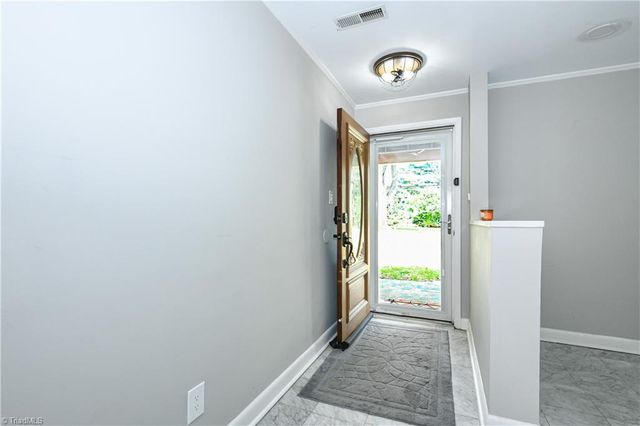 3917 W Friendly Avenue, Greensboro, NC 27410