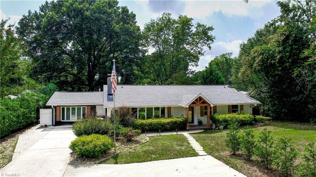 3917 W Friendly Avenue, Greensboro, NC 27410