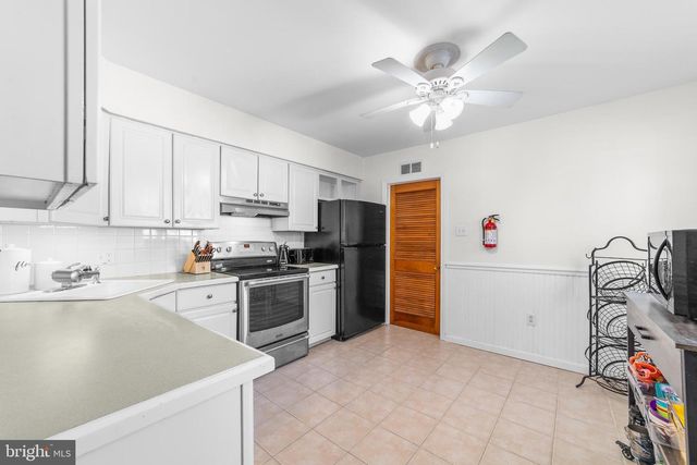 820 LAKE AVE, Woodbury Heights, NJ 08097