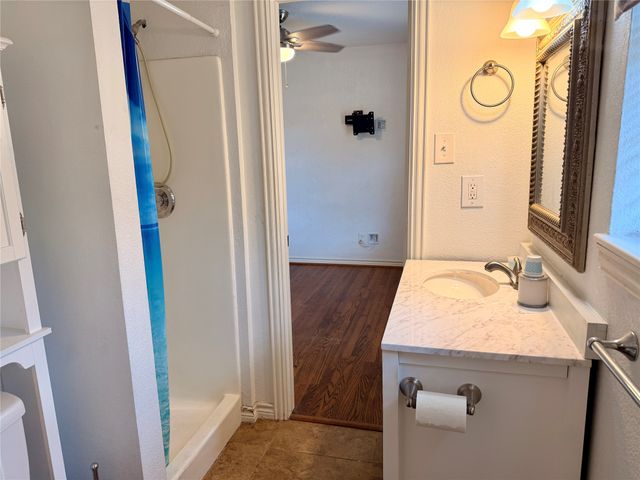 201 Collins Drive, Terrell, TX 75160
