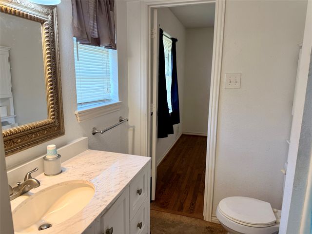 201 Collins Drive, Terrell, TX 75160
