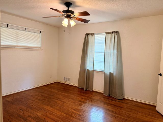 201 Collins Drive, Terrell, TX 75160
