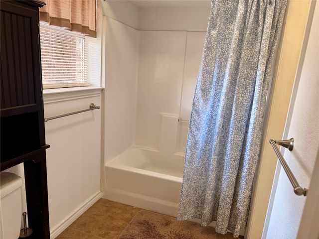 201 Collins Drive, Terrell, TX 75160