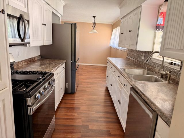 201 Collins Drive, Terrell, TX 75160