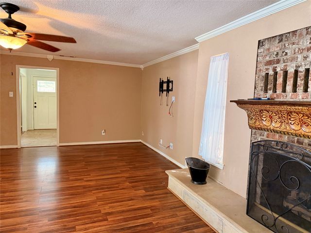 201 Collins Drive, Terrell, TX 75160