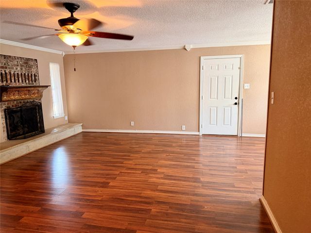 201 Collins Drive, Terrell, TX 75160