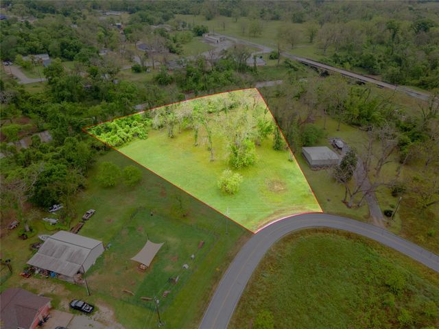 1026 Colony Drive, Angleton, TX 77515