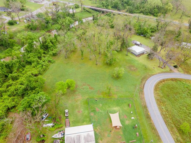 1026 Colony Drive, Angleton, TX 77515