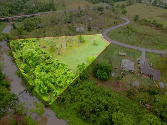 1026 Colony Drive, Angleton, TX 77515