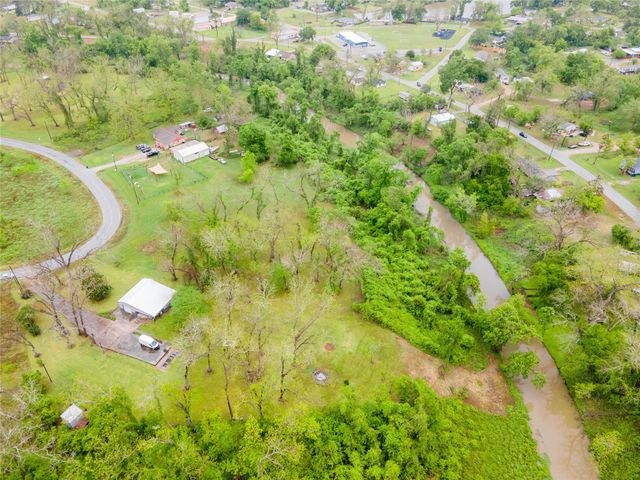 1026 Colony Drive, Angleton, TX 77515