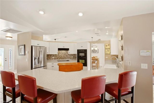 122 SE 29th ST, Cape Coral, FL 33904