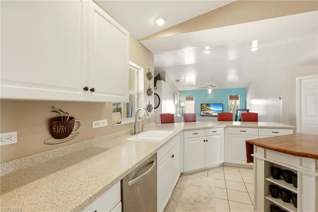 122 SE 29th ST, Cape Coral, FL 33904