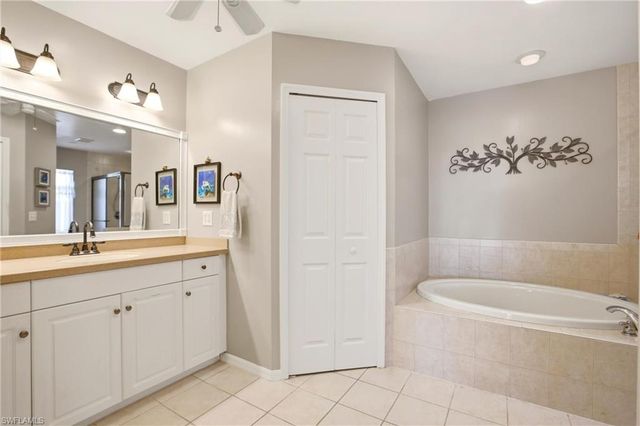 122 SE 29th ST, Cape Coral, FL 33904