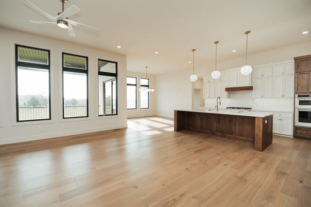 5566 E Cavalcade Lane, Springfield, MO 65802