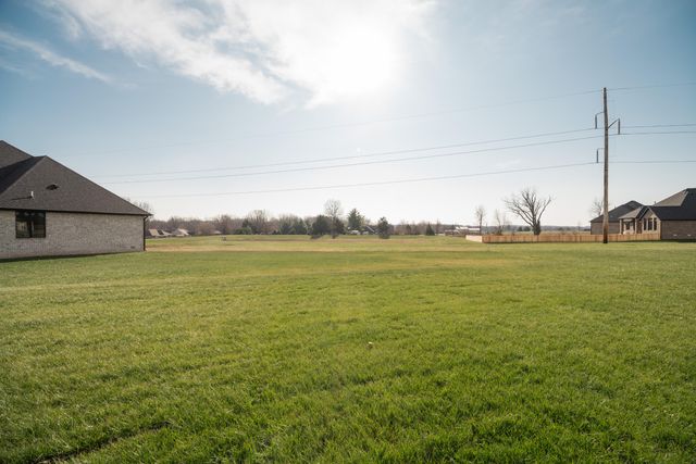 5566 E Cavalcade Lane, Springfield, MO 65802