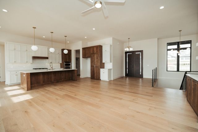 5566 E Cavalcade Lane, Springfield, MO 65802