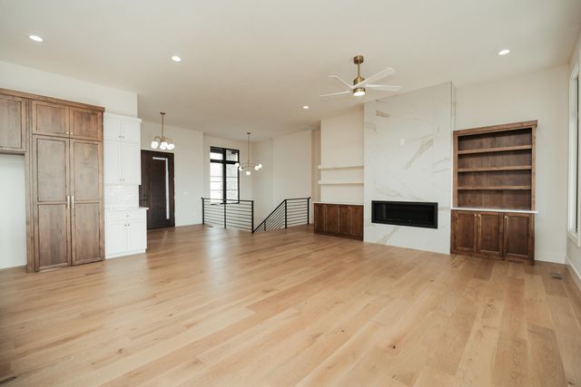 5566 E Cavalcade Lane, Springfield, MO 65802