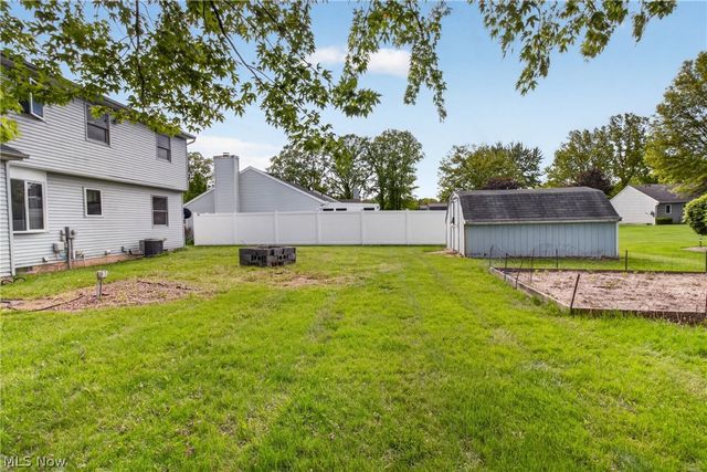438 Hampton Drive, Elyria, OH 44035