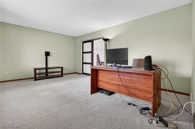 438 Hampton Drive, Elyria, OH 44035