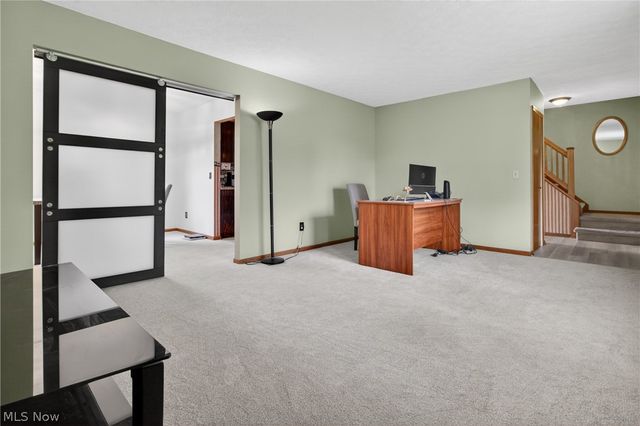 438 Hampton Drive, Elyria, OH 44035