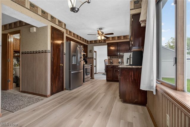 438 Hampton Drive, Elyria, OH 44035