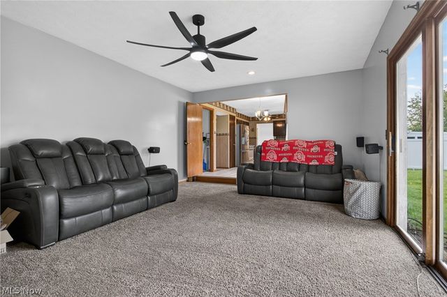 438 Hampton Drive, Elyria, OH 44035