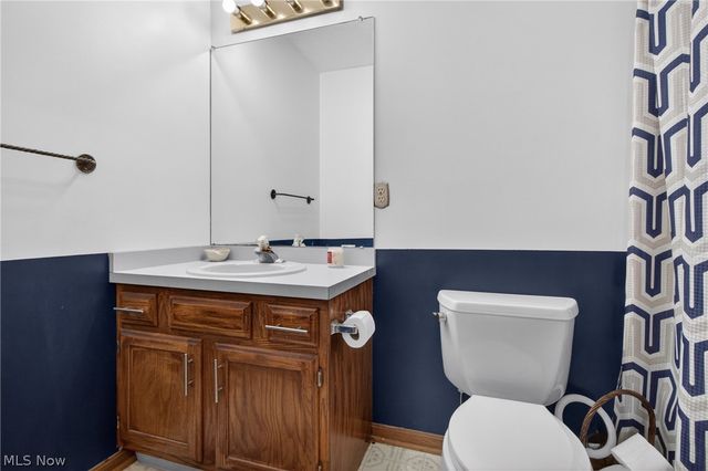 438 Hampton Drive, Elyria, OH 44035