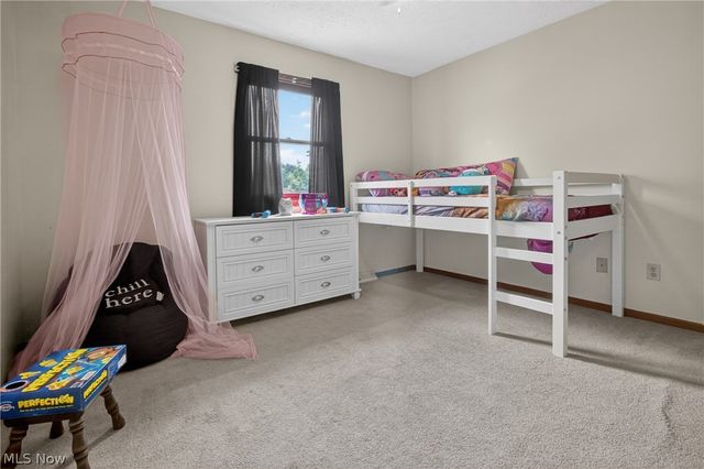 438 Hampton Drive, Elyria, OH 44035