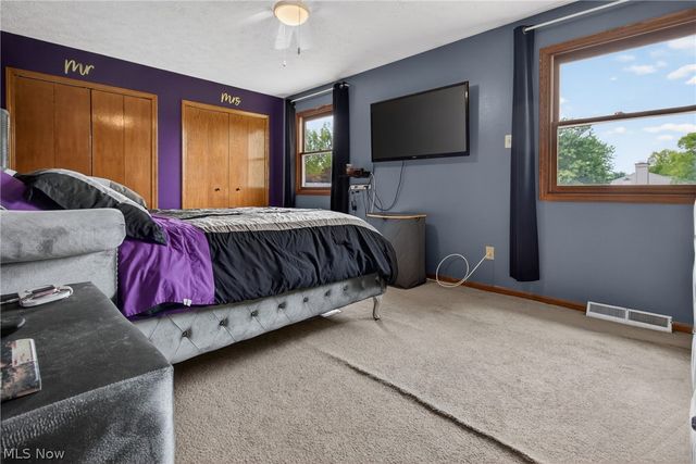 438 Hampton Drive, Elyria, OH 44035