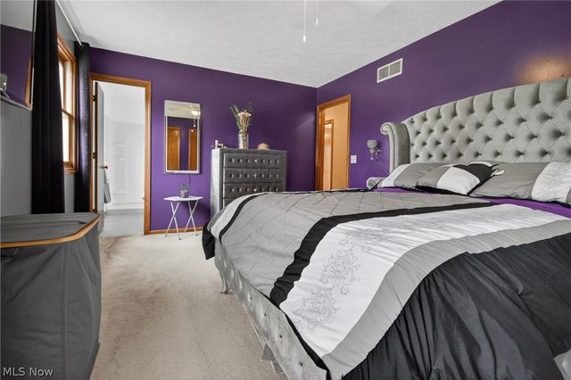438 Hampton Drive, Elyria, OH 44035