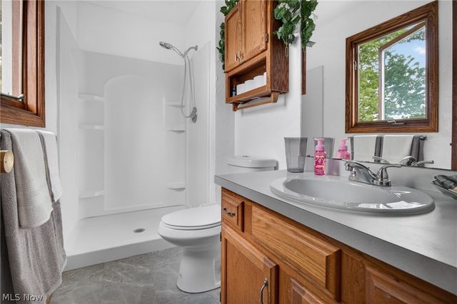 438 Hampton Drive, Elyria, OH 44035