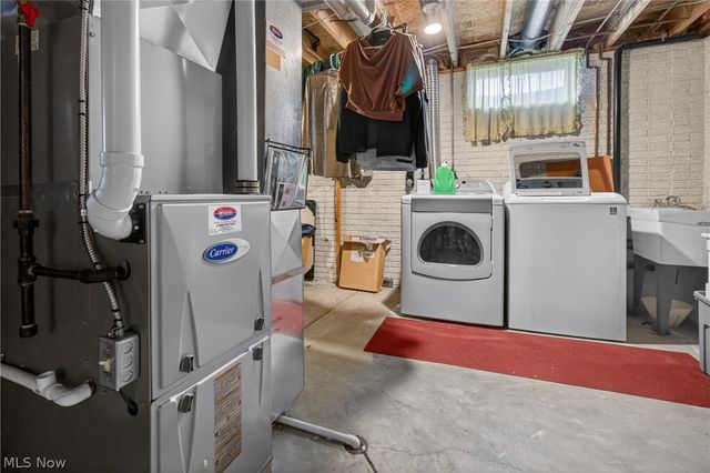 438 Hampton Drive, Elyria, OH 44035