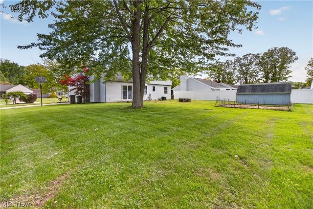 438 Hampton Drive, Elyria, OH 44035