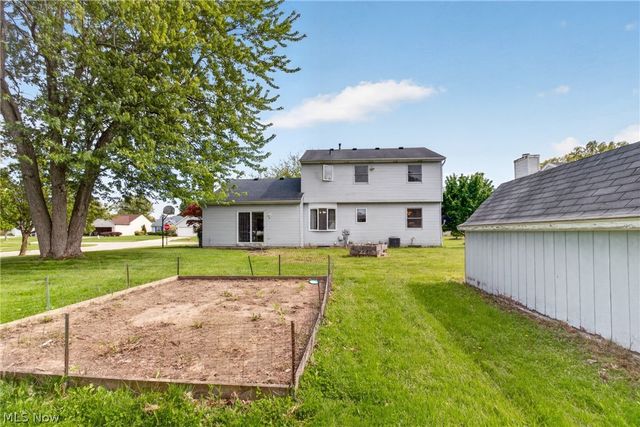 438 Hampton Drive, Elyria, OH 44035