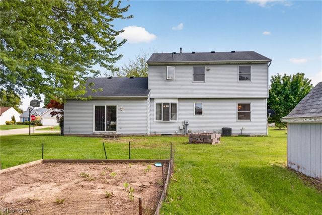 438 Hampton Drive, Elyria, OH 44035