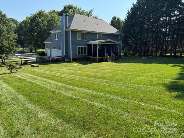 155 Huntfield Way, Mooresville, NC 28117