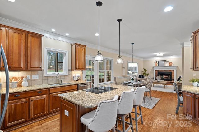 155 Huntfield Way, Mooresville, NC 28117