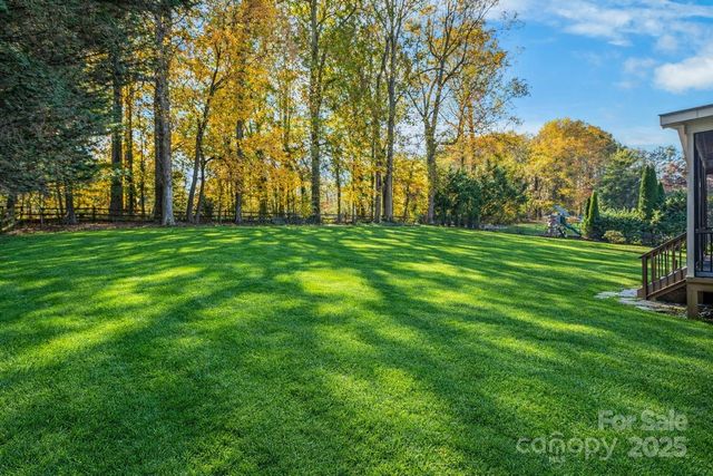 155 Huntfield Way, Mooresville, NC 28117