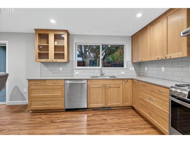 9965 Sw PIMLICO Ter, Beaverton, OR 97008