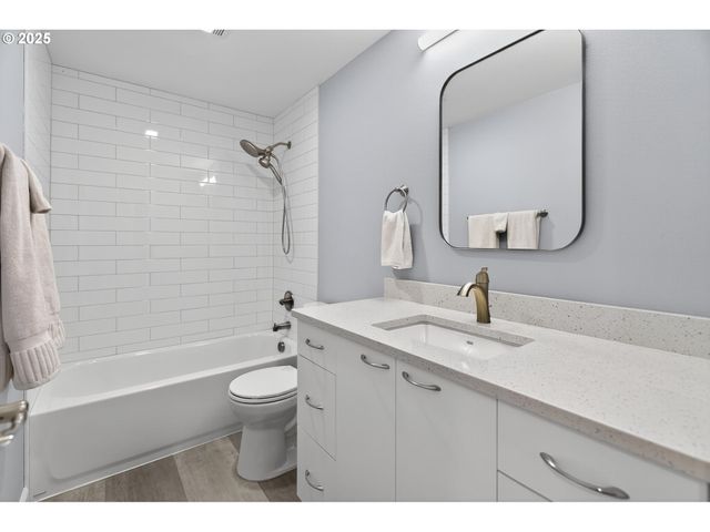 9965 Sw PIMLICO Ter, Beaverton, OR 97008