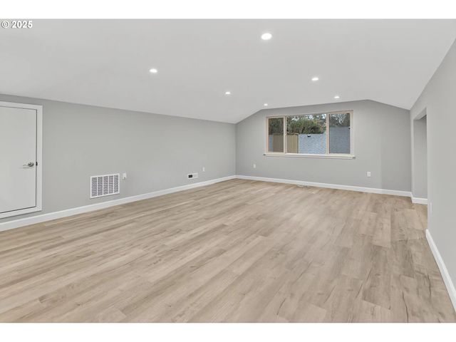 9965 Sw PIMLICO Ter, Beaverton, OR 97008